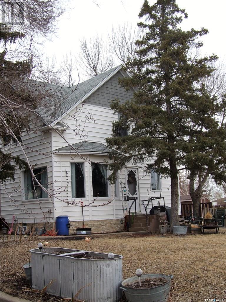 












327 1st STREET E

,
Leader,




Saskatchewan
S0N1H0

