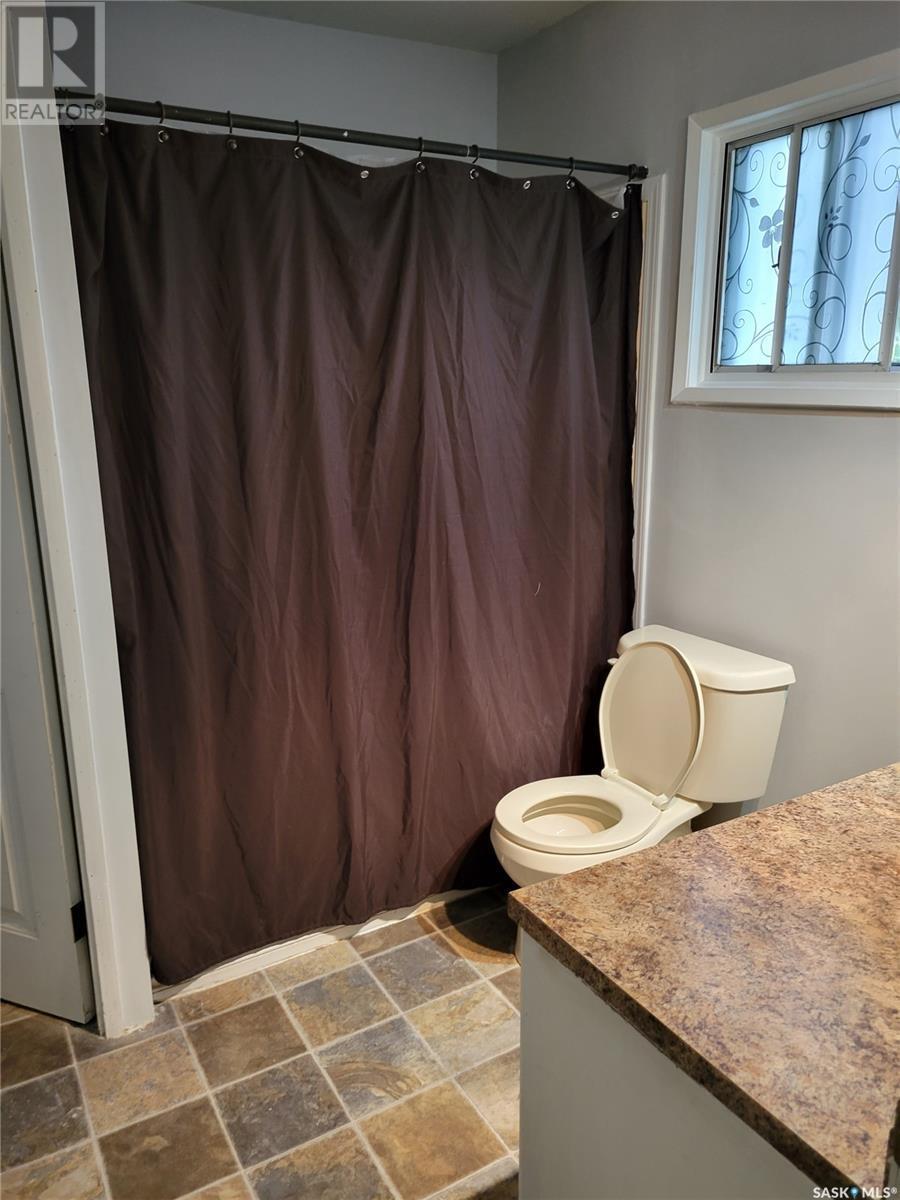 












327 1st STREET E

,
Leader,




Saskatchewan
S0N1H0

