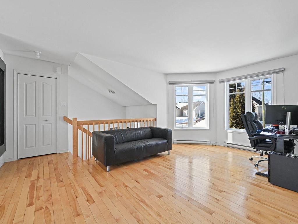 









18


Rue Picard

,
Lacolle,




QC
J0J1J0

