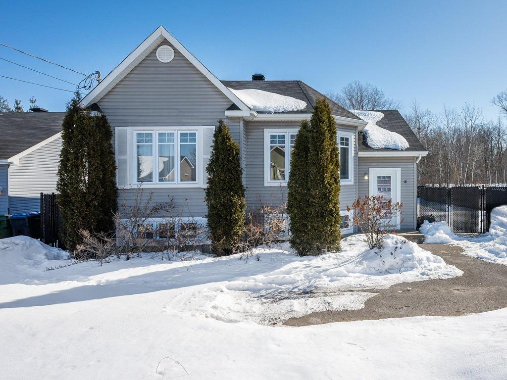 









18


Rue Picard

,
Lacolle,




QC
J0J1J0

