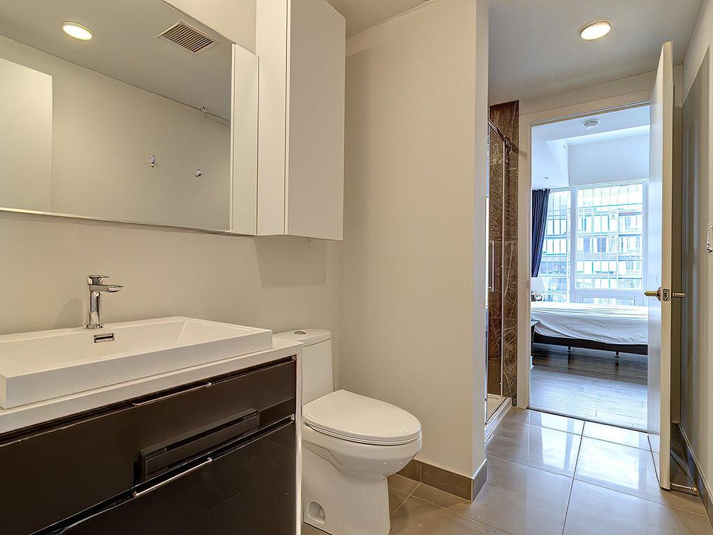 









1288


Rue St-Antoine O.

, 5204,
Montréal (Ville-Marie),




QC
H3C0X6

