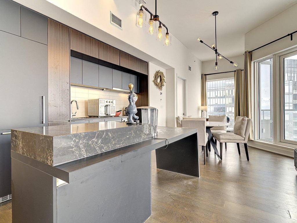 









1288


Rue St-Antoine O.

, 5204,
Montréal (Ville-Marie),




QC
H3C0X6

