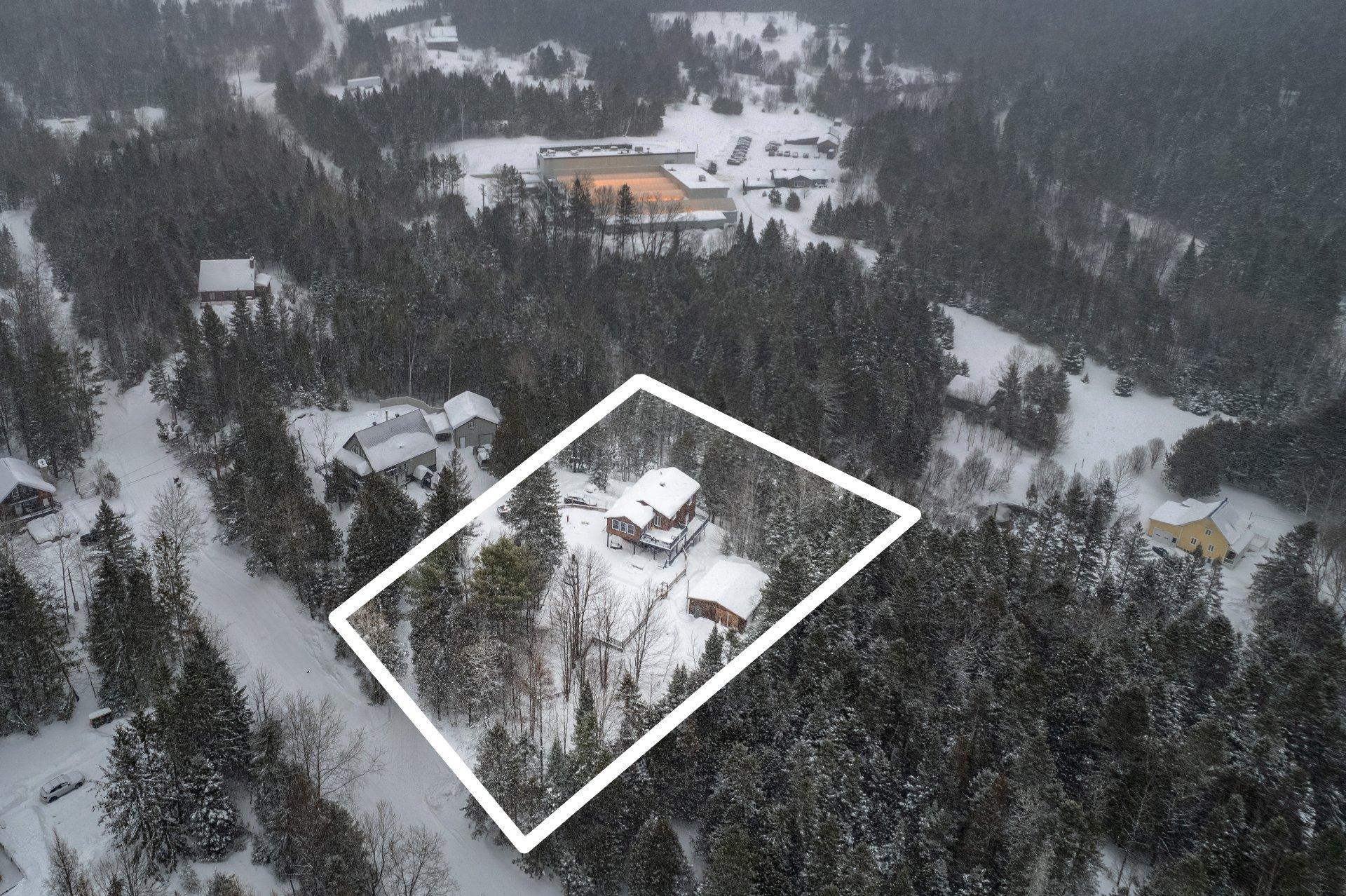 









42


Ch. de la Truite

,
Lac-Supérieur,




QC
J0T1J0

