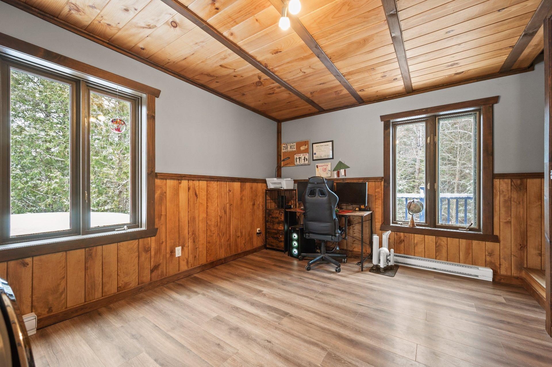 









42


Ch. de la Truite

,
Lac-Supérieur,




QC
J0T1J0

