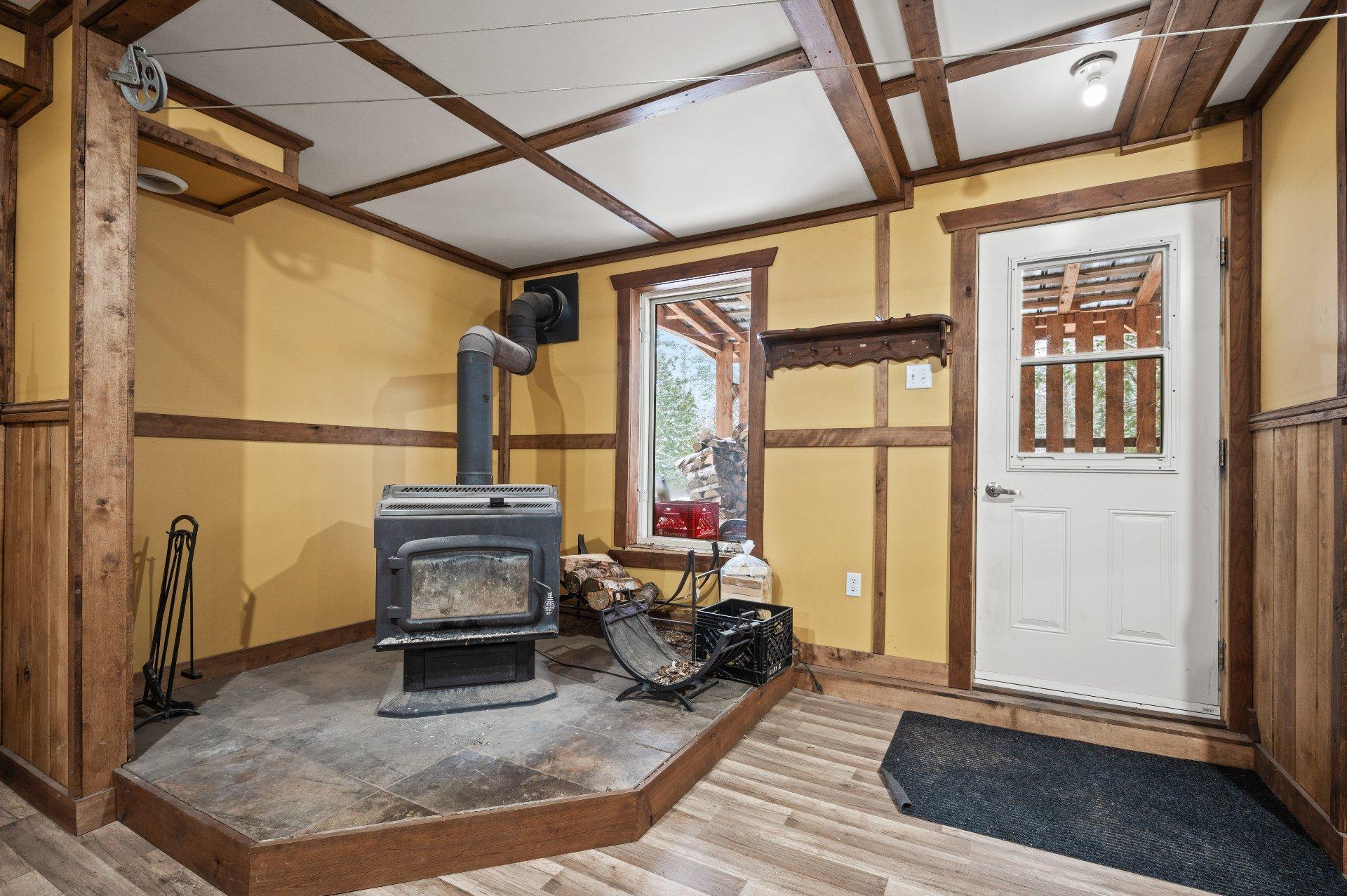









42


Ch. de la Truite

,
Lac-Supérieur,




QC
J0T1J0

