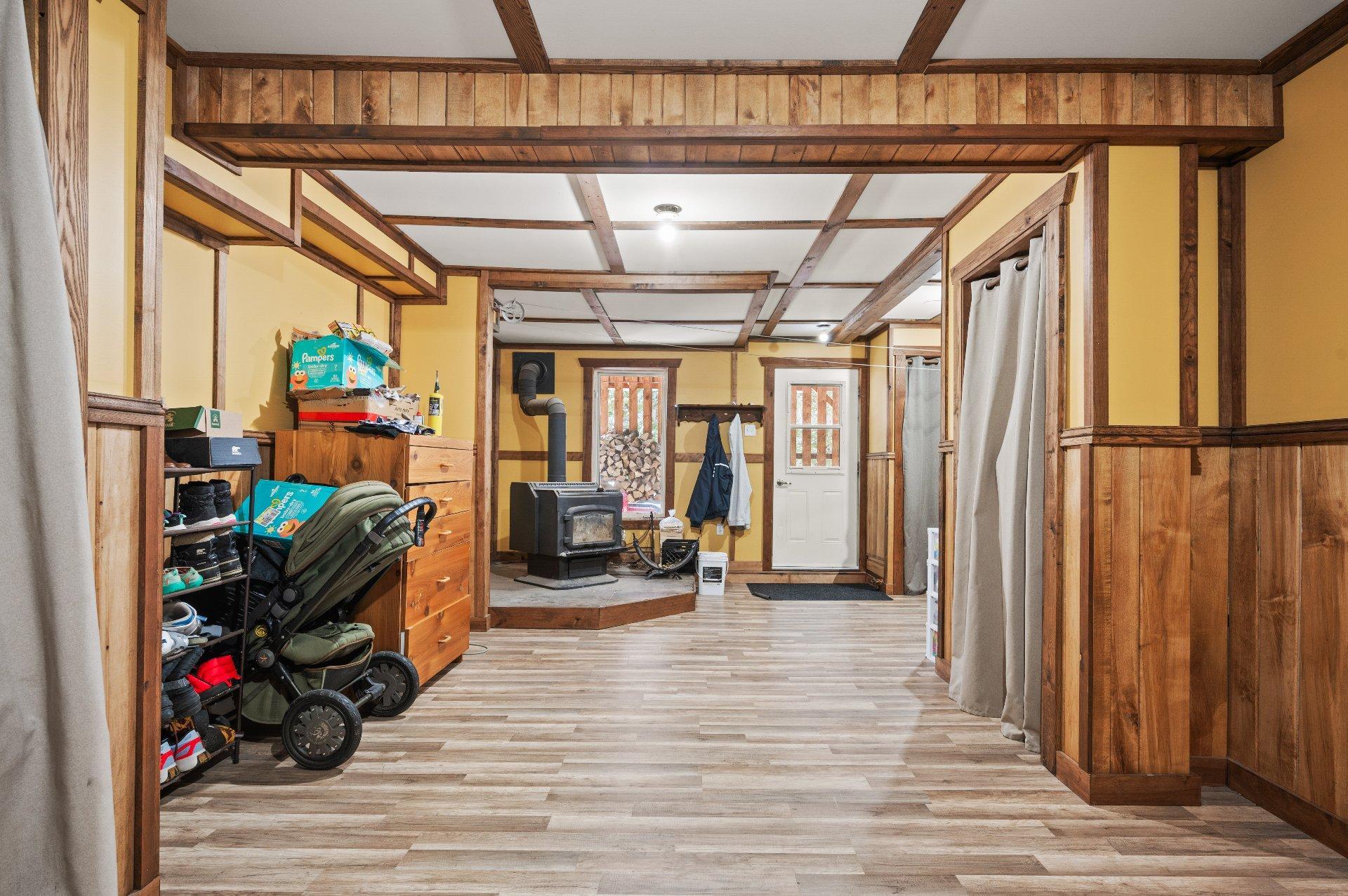









42


Ch. de la Truite

,
Lac-Supérieur,




QC
J0T1J0


