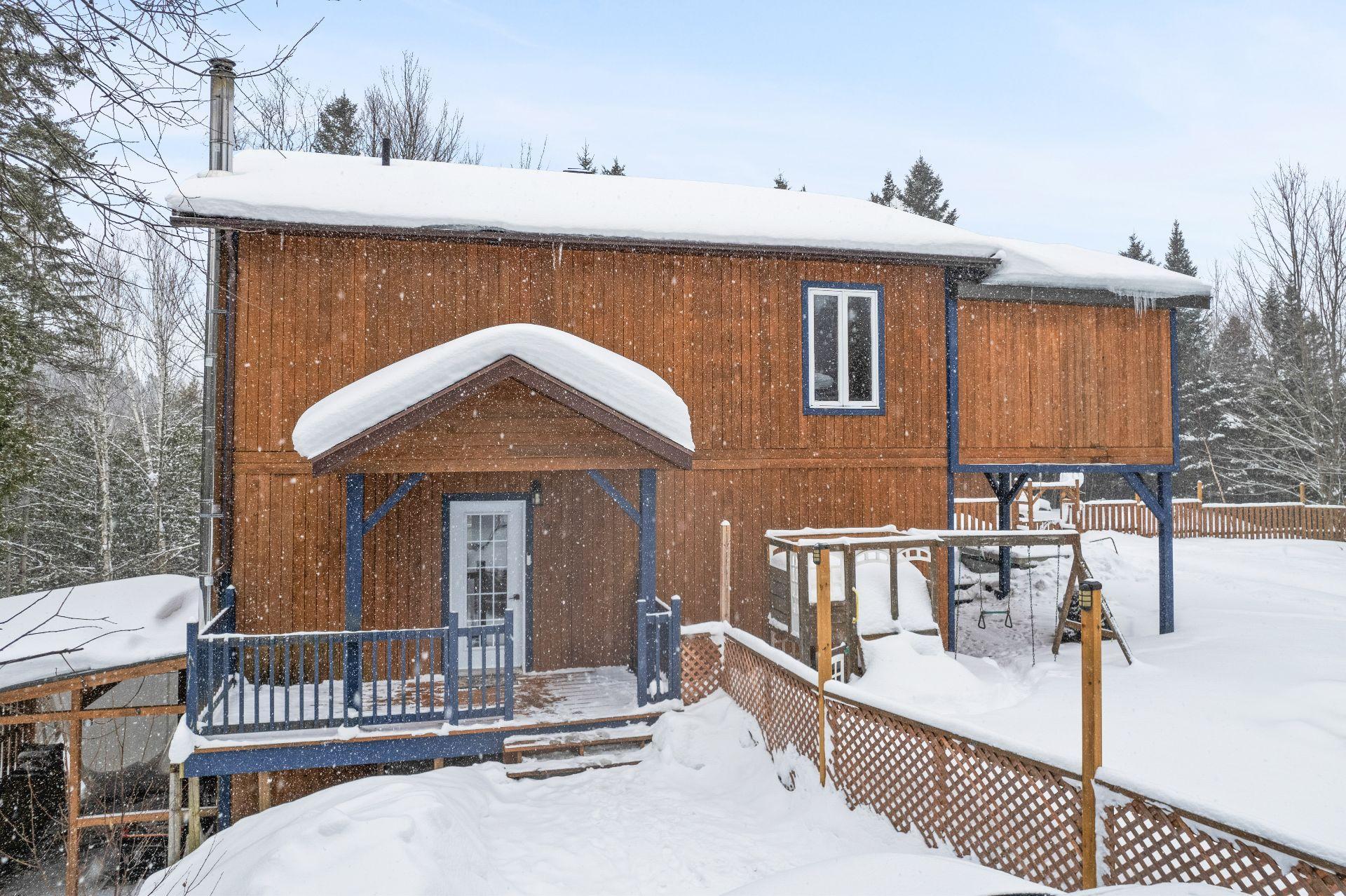 









42


Ch. de la Truite

,
Lac-Supérieur,




QC
J0T1J0

