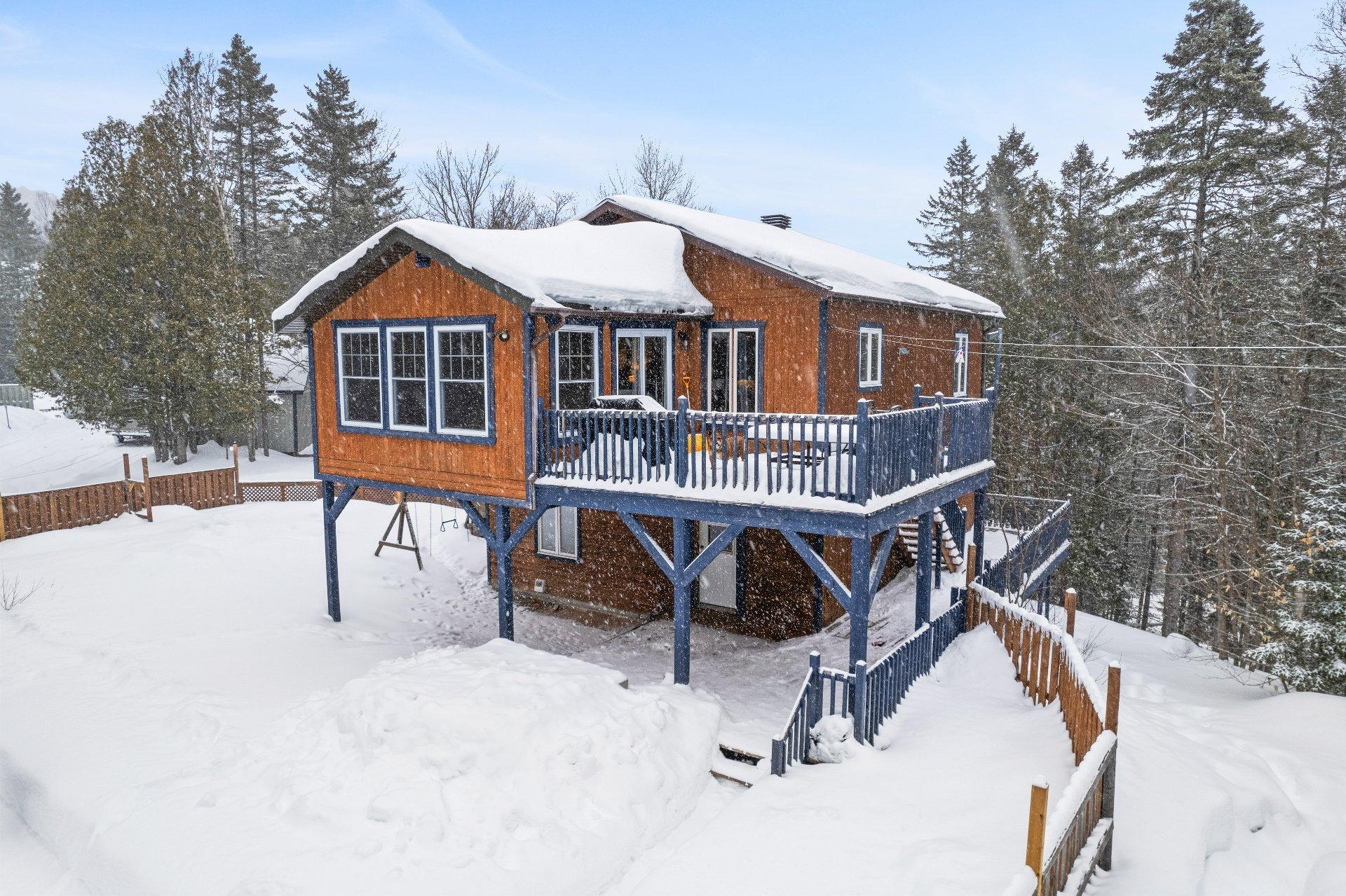 









42


Ch. de la Truite

,
Lac-Supérieur,




QC
J0T1J0

