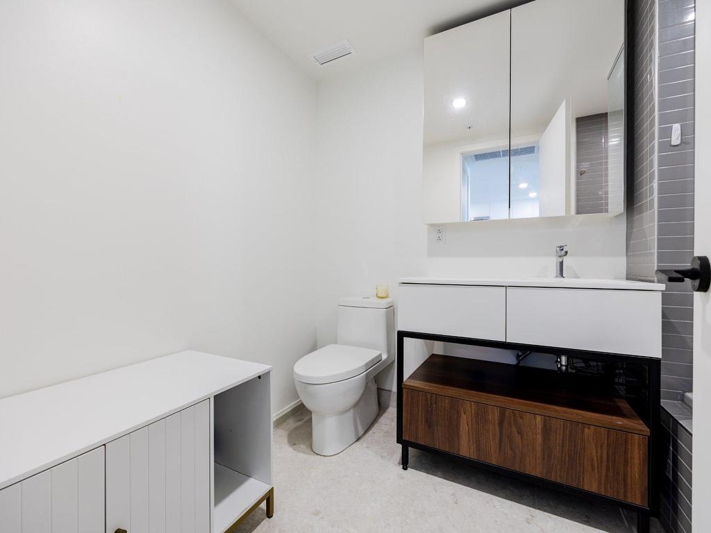 









1245


Rue De Bleury

, 5305,
Montréal (Ville-Marie),




QC
H3B0C2

