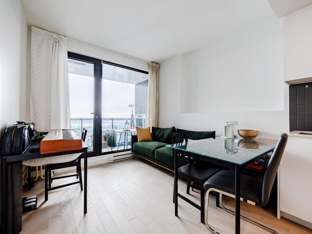 









1245


Rue De Bleury

, 5305,
Montréal (Ville-Marie),




QC
H3B0C2


