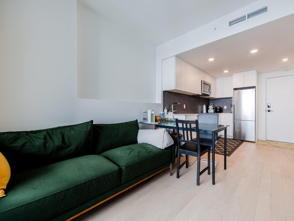 









1245


Rue De Bleury

, 5305,
Montréal (Ville-Marie),




QC
H3B0C2

