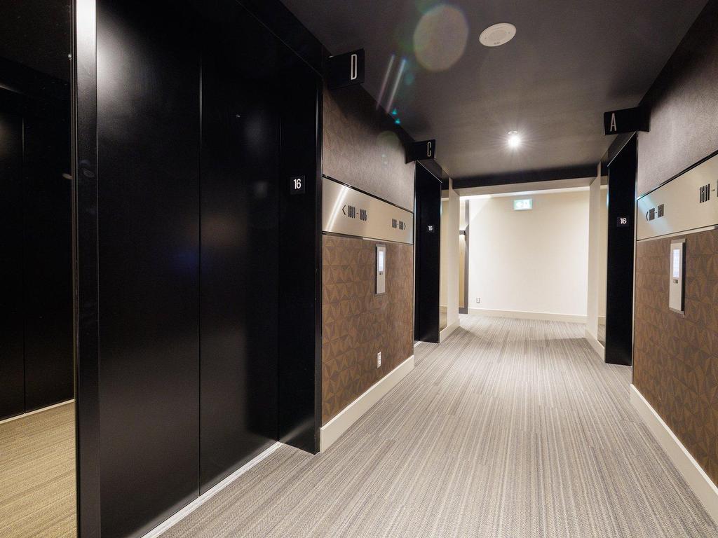 









720


Rue St-Jacques

, 1601,
Montréal (Ville-Marie),




QC
H3C1A1

