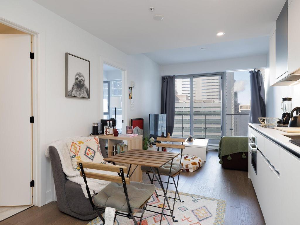 









720


Rue St-Jacques

, 1601,
Montréal (Ville-Marie),




QC
H3C1A1

