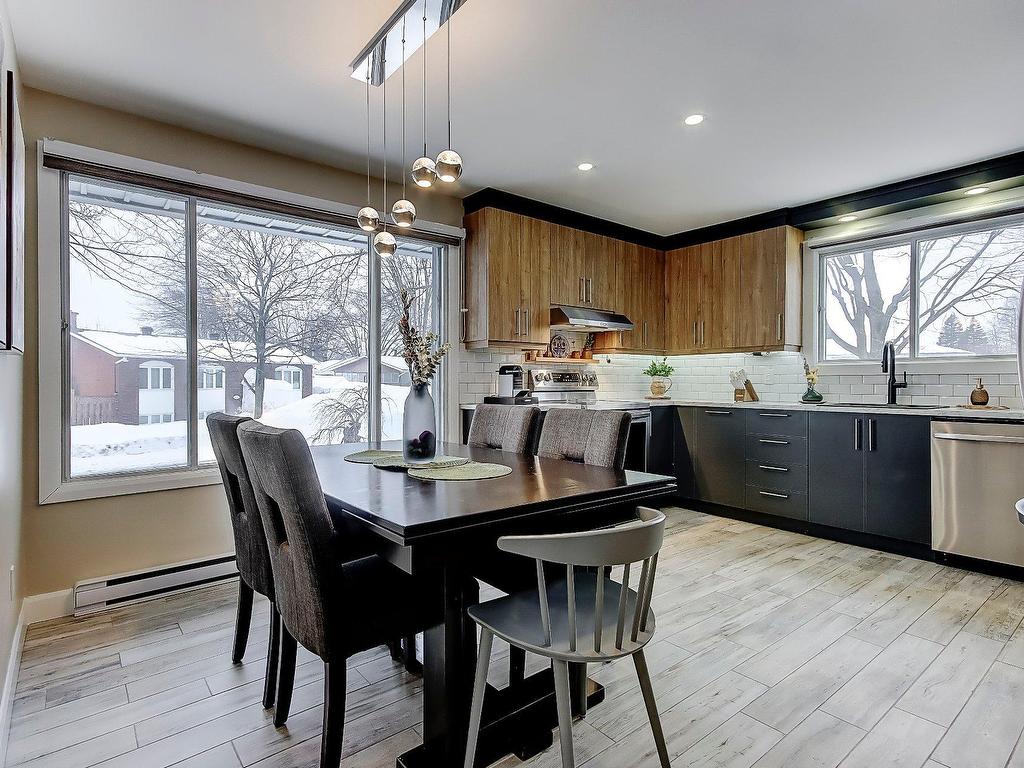 









2700


Crois. Allen

,
Brossard,




QC
J4Z3C2

