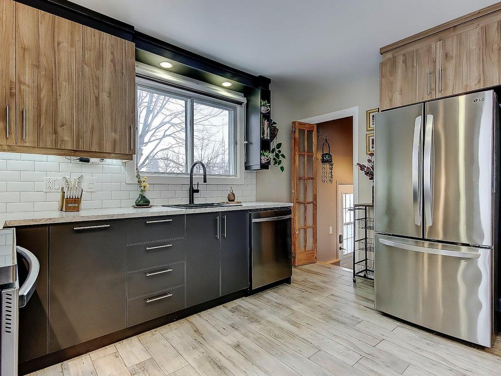 









2700


Crois. Allen

,
Brossard,




QC
J4Z3C2

