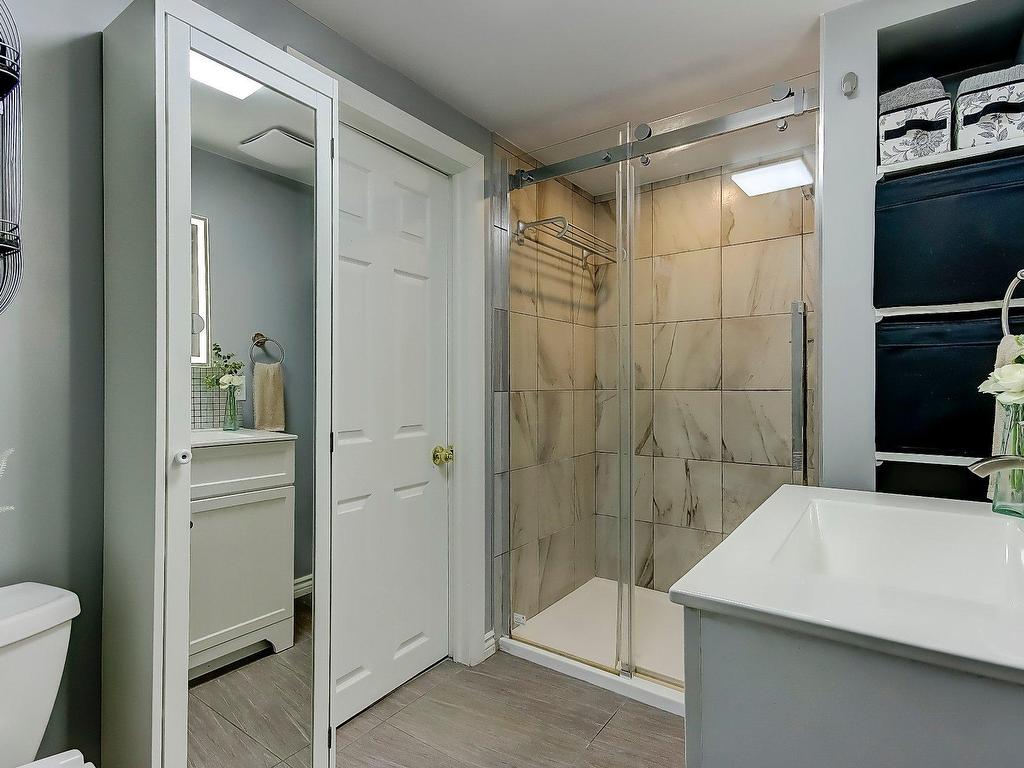 









2700


Crois. Allen

,
Brossard,




QC
J4Z3C2

