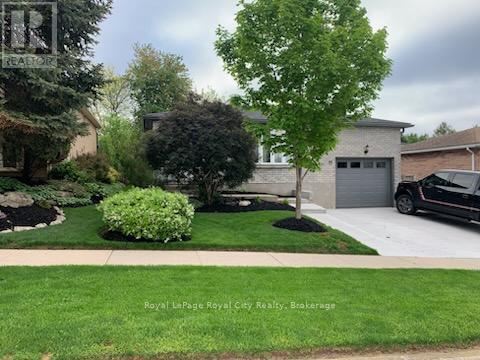 












19 BURTON ROAD

,
Guelph (Willow West/Sugarbush/West Acres),




Ontario
N1H8A6

