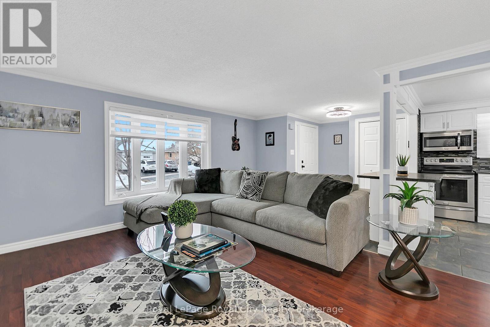 












19 BURTON ROAD

,
Guelph (Willow West/Sugarbush/West Acres),




Ontario
N1H8A6

