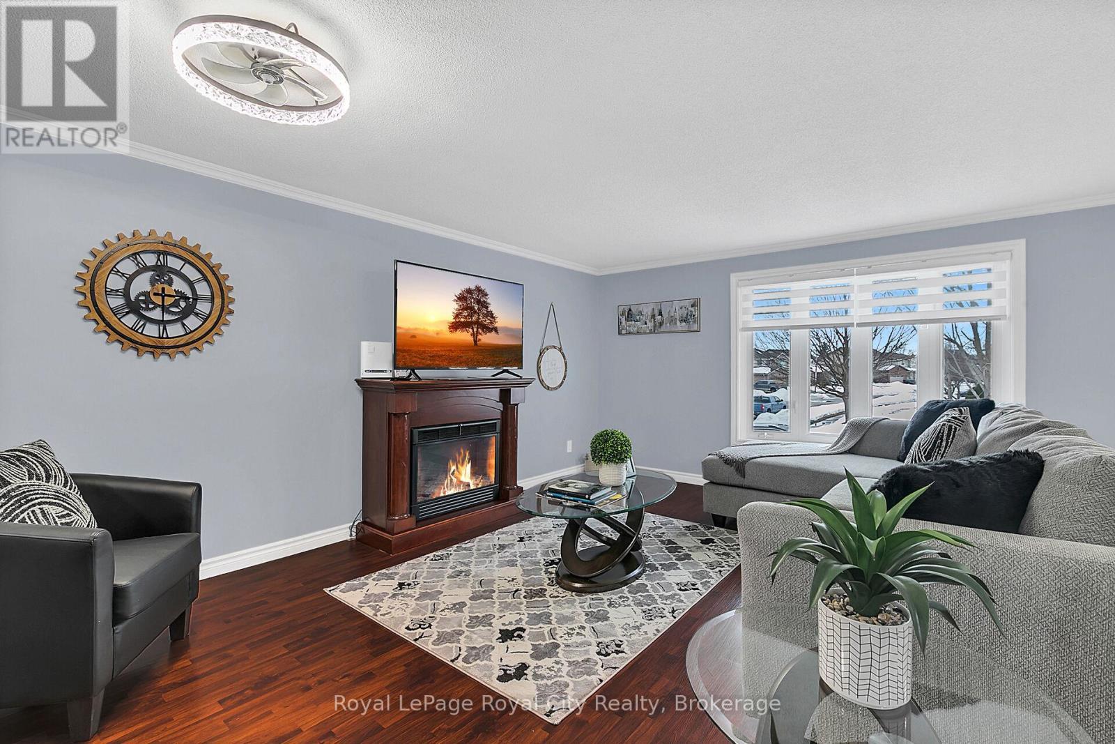 












19 BURTON ROAD

,
Guelph (Willow West/Sugarbush/West Acres),




Ontario
N1H8A6


