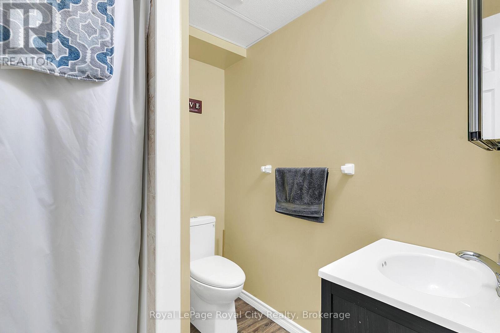 












19 BURTON ROAD

,
Guelph (Willow West/Sugarbush/West Acres),




Ontario
N1H8A6

