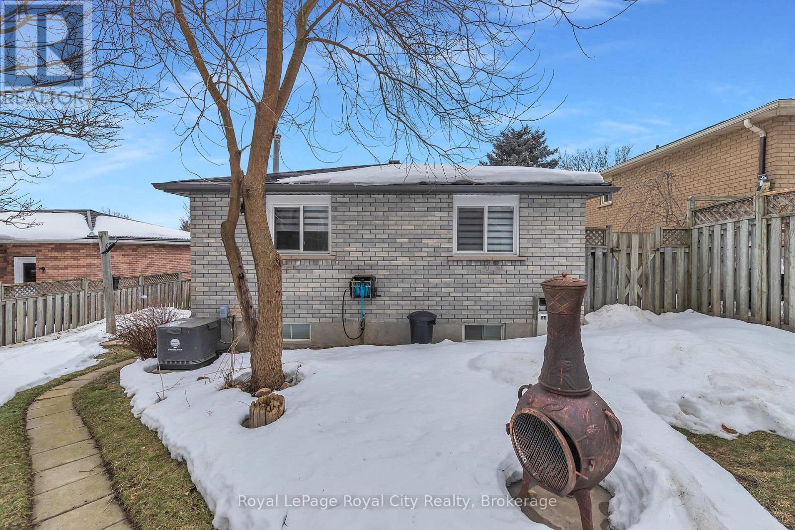 












19 BURTON ROAD

,
Guelph (Willow West/Sugarbush/West Acres),




Ontario
N1H8A6

