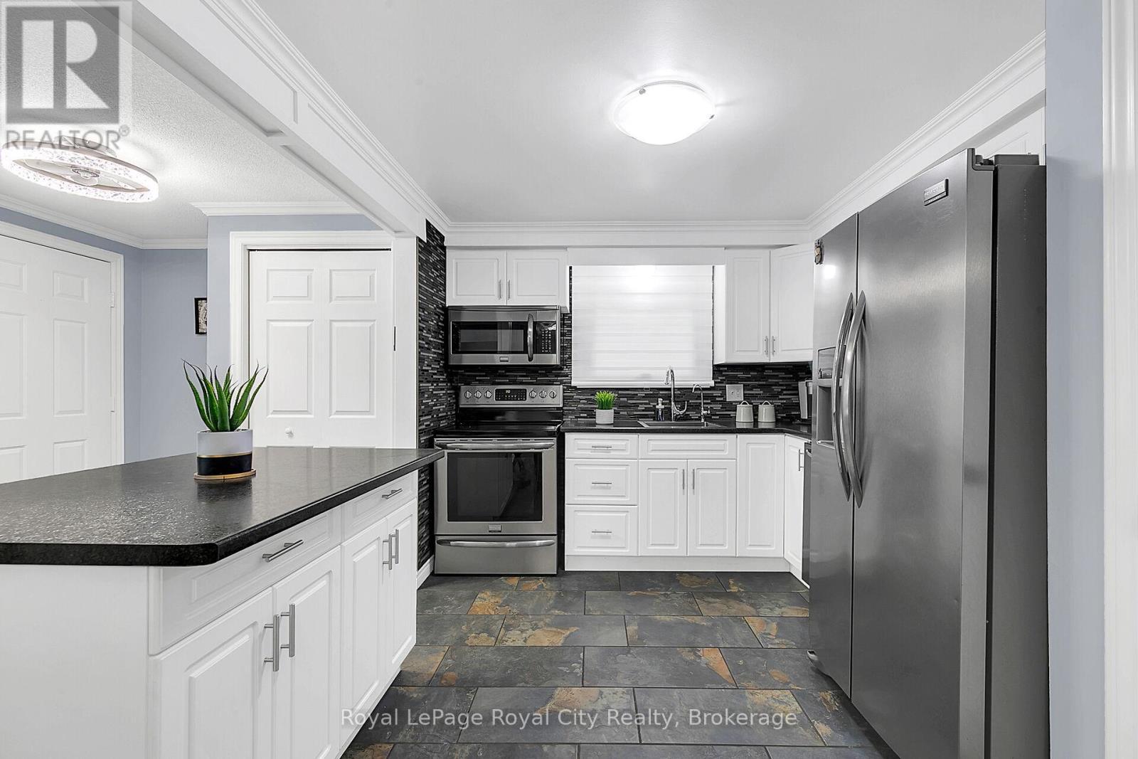 












19 BURTON ROAD

,
Guelph (Willow West/Sugarbush/West Acres),




Ontario
N1H8A6

