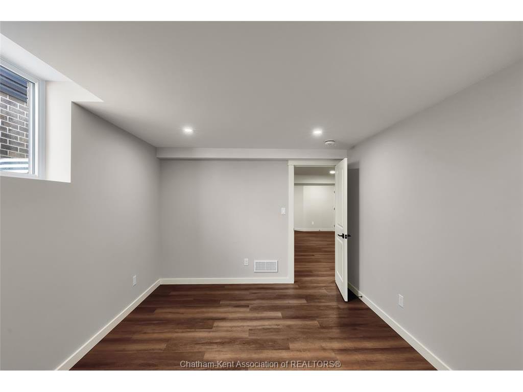 









80


Cabot

Trail,
Chatham,




ON
N7M 0A4

