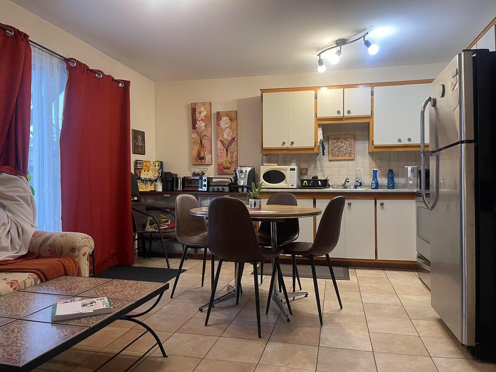 









4415


Boul. Lévesque O.

,
Laval (Chomedey),




QC
H7W2R2


