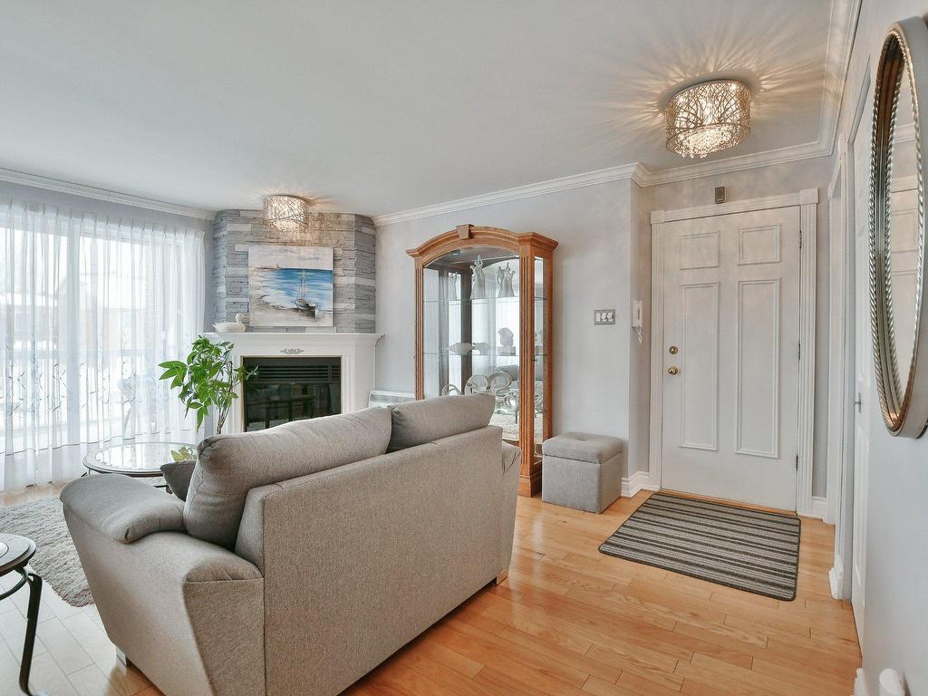 









96


Rue Lapointe

, 20,
Repentigny (Repentigny),




QC
J6A8E6

