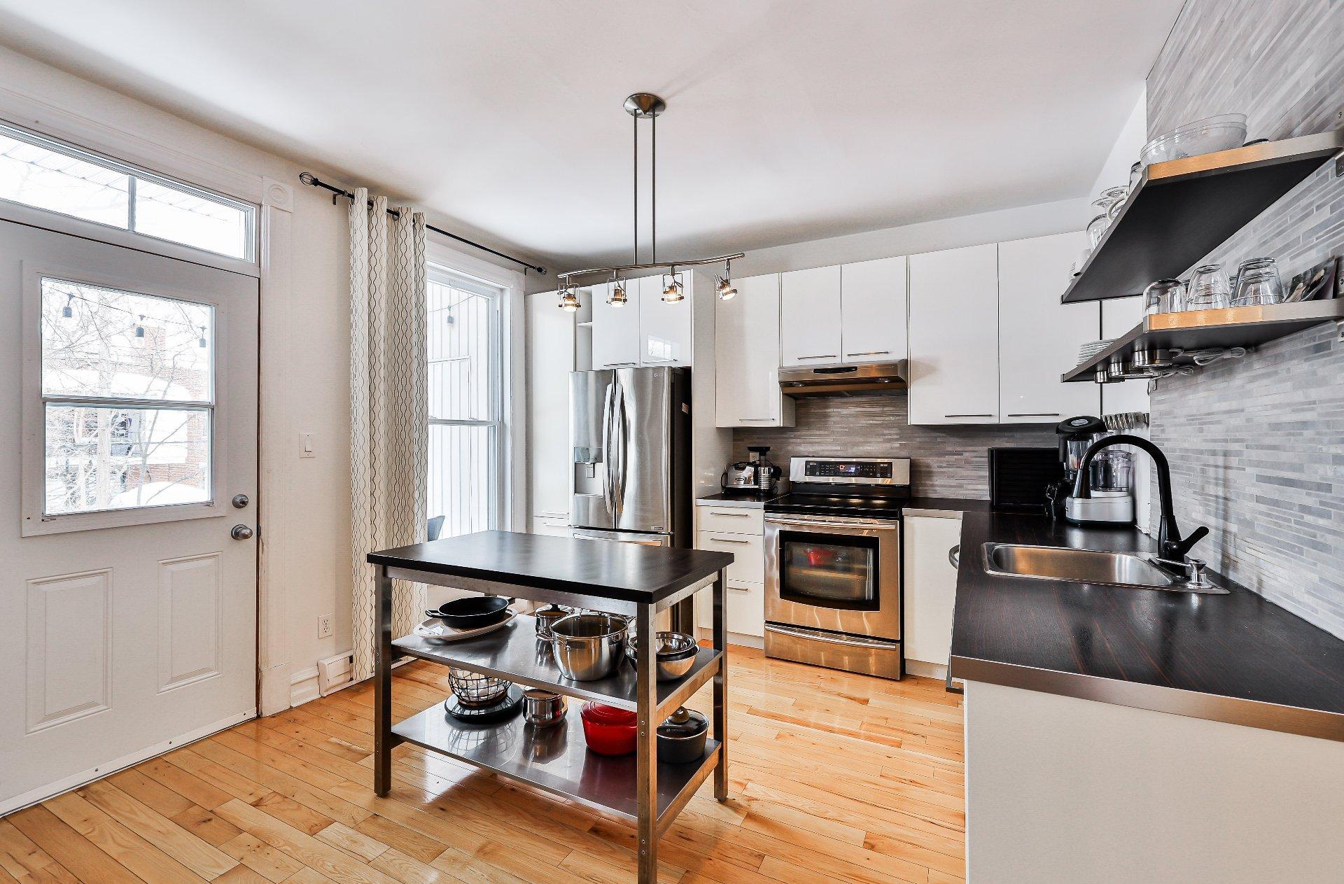 









5208


Av. d'Orléans

,
Montréal (Rosemont/La Petite-Patrie),




QC
H1X2K7

