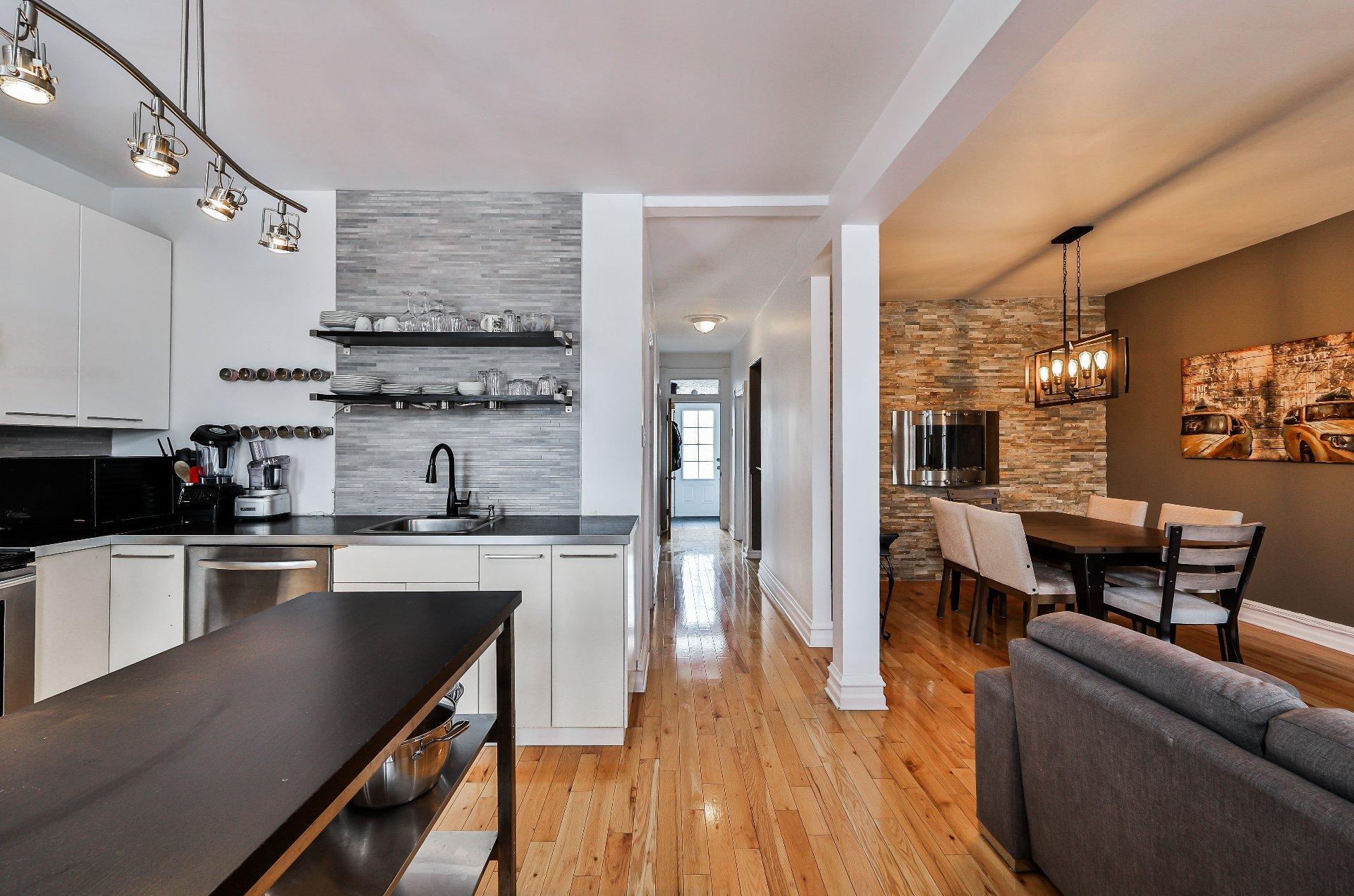 









5208


Av. d'Orléans

,
Montréal (Rosemont/La Petite-Patrie),




QC
H1X2K7

