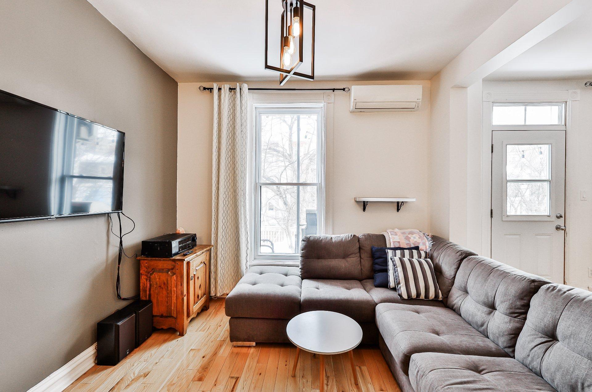 









5208


Av. d'Orléans

,
Montréal (Rosemont/La Petite-Patrie),




QC
H1X2K7

