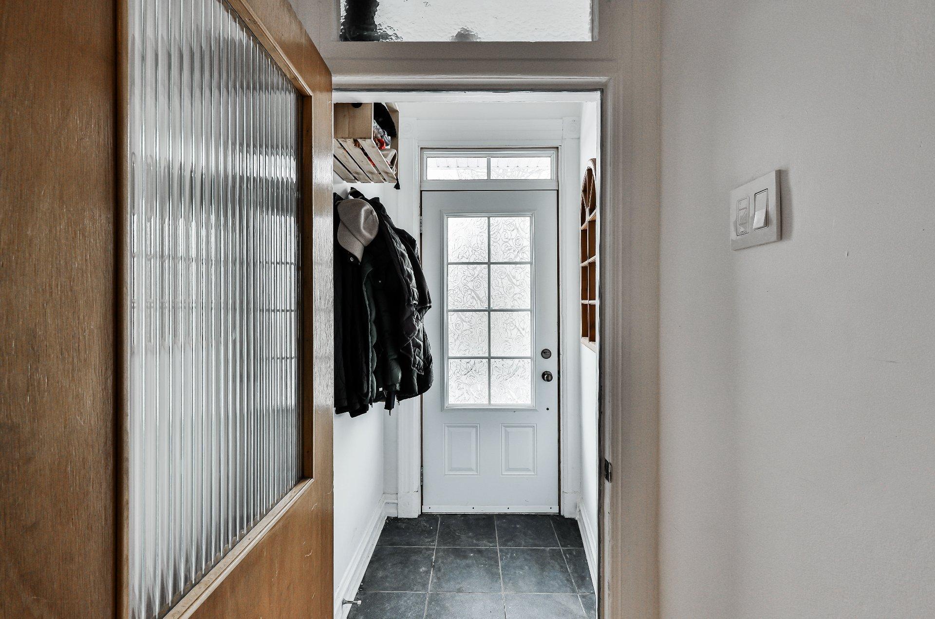 









5208


Av. d'Orléans

,
Montréal (Rosemont/La Petite-Patrie),




QC
H1X2K7

