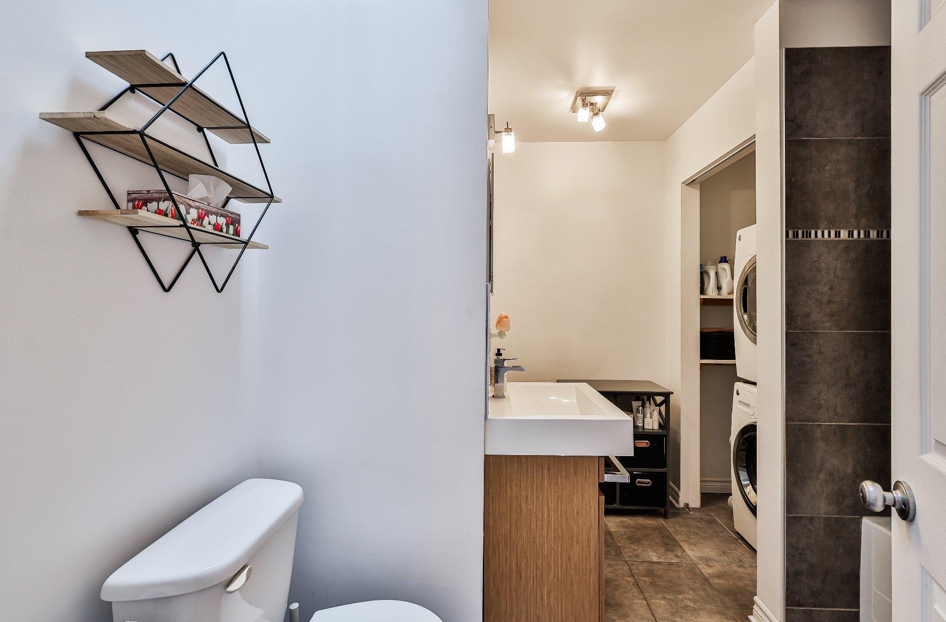 









5208


Av. d'Orléans

,
Montréal (Rosemont/La Petite-Patrie),




QC
H1X2K7

