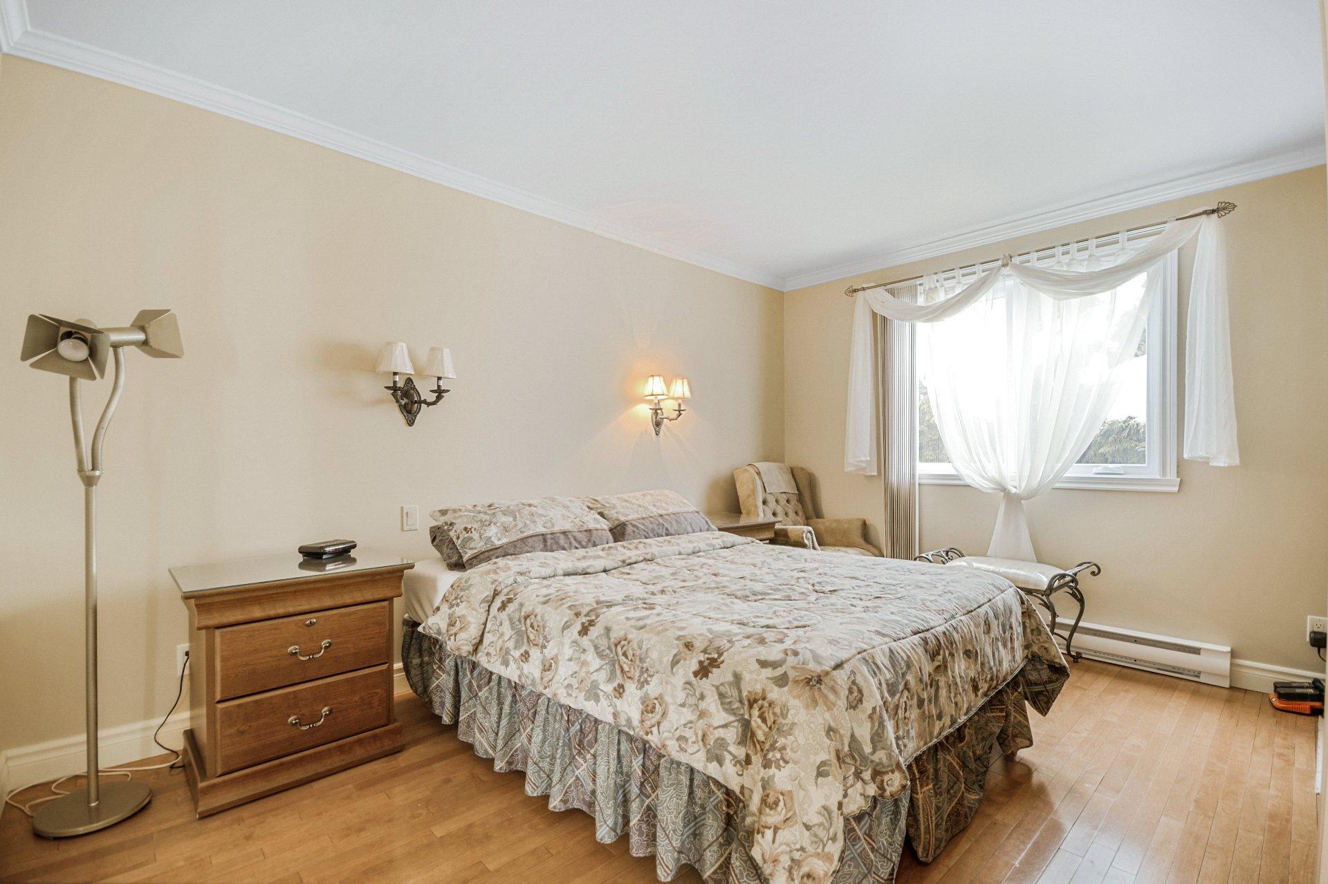 









10400


Rue du Plein-Air

,
Mirabel,




QC
J7J1S8

