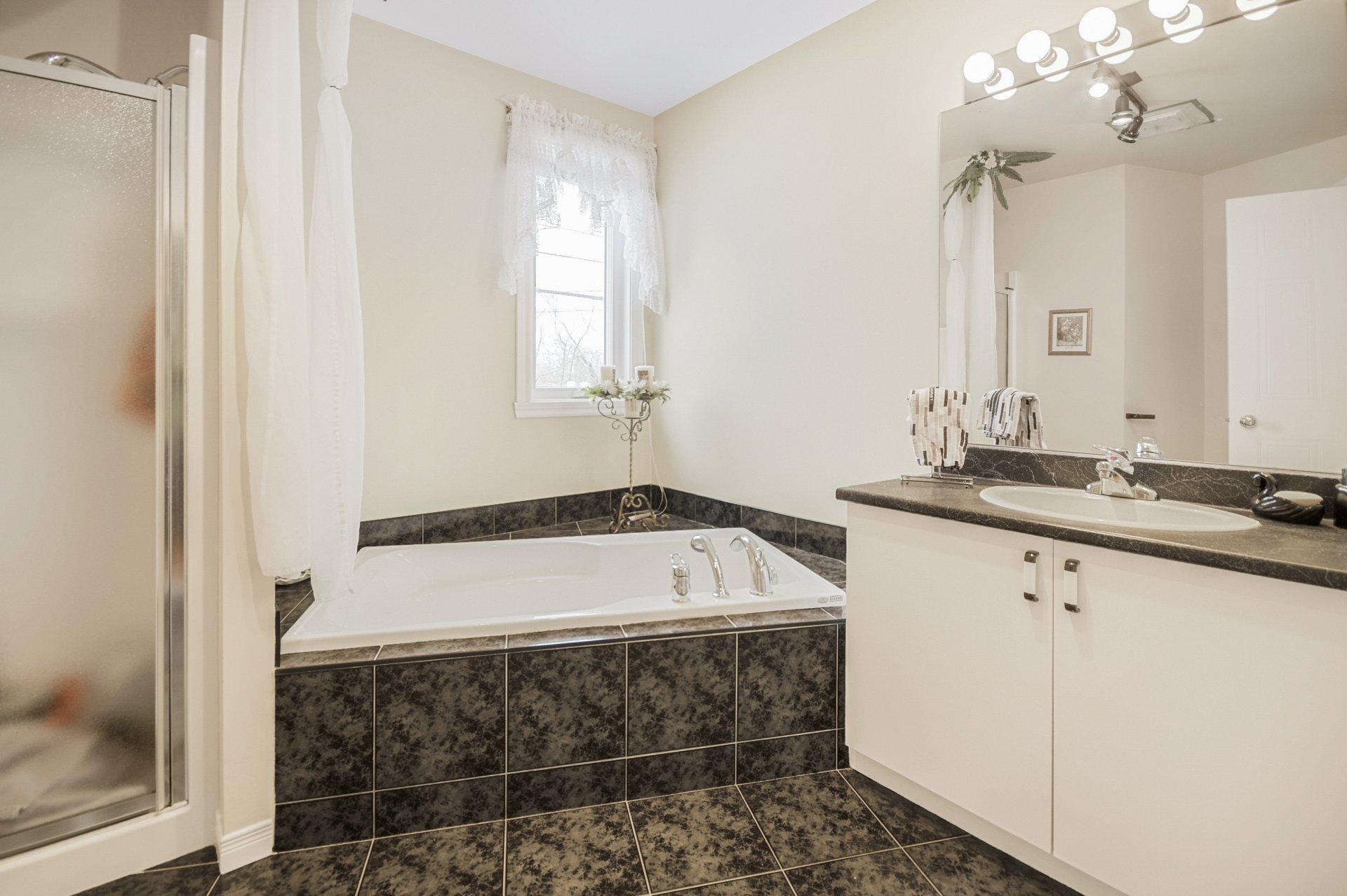 









10400


Rue du Plein-Air

,
Mirabel,




QC
J7J1S8


