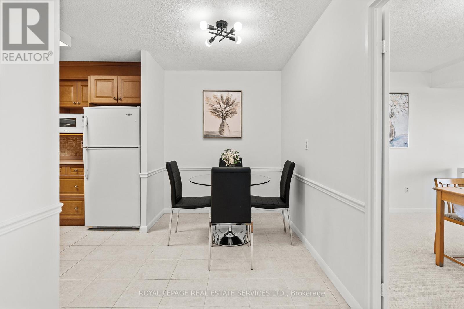 












1106 - 2185 MARINE DRIVE

,
Oakville,




Ontario
L6L5L6

