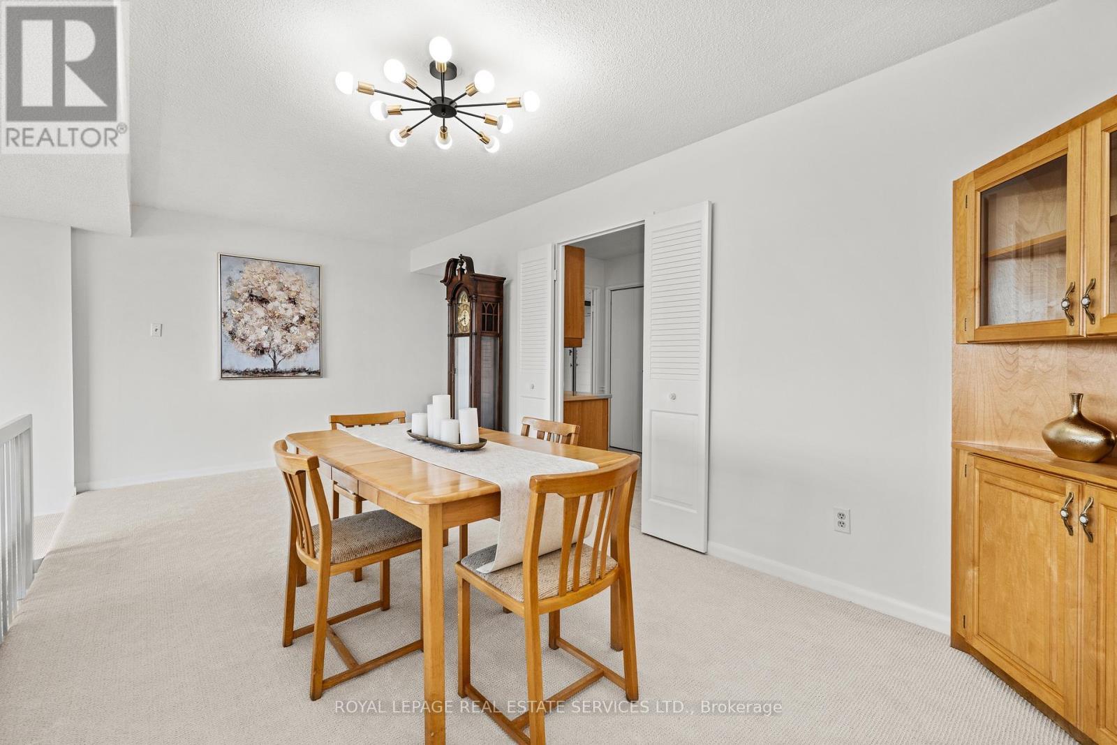 












1106 - 2185 MARINE DRIVE

,
Oakville,




Ontario
L6L5L6

