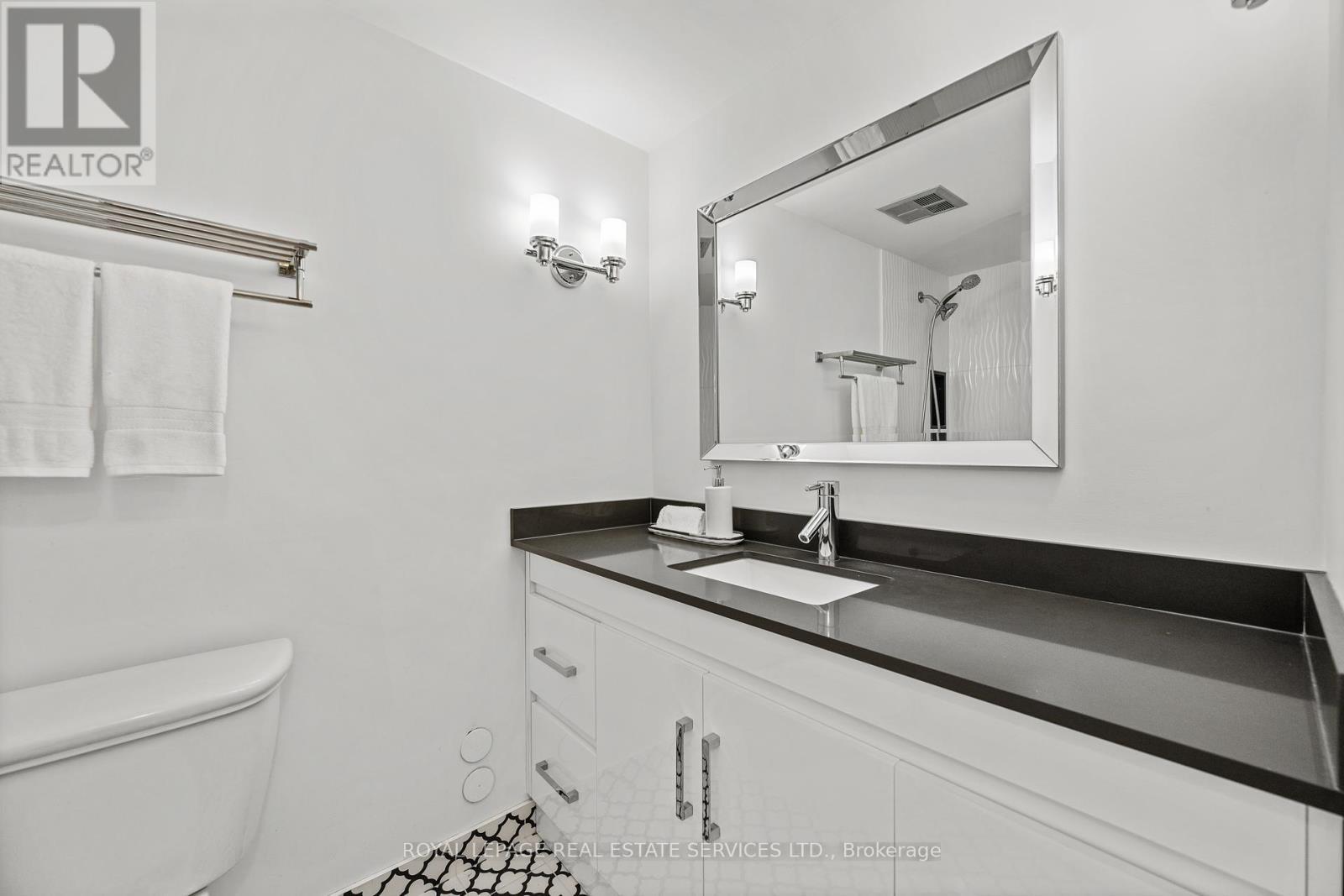 












1106 - 2185 MARINE DRIVE

,
Oakville,




Ontario
L6L5L6

