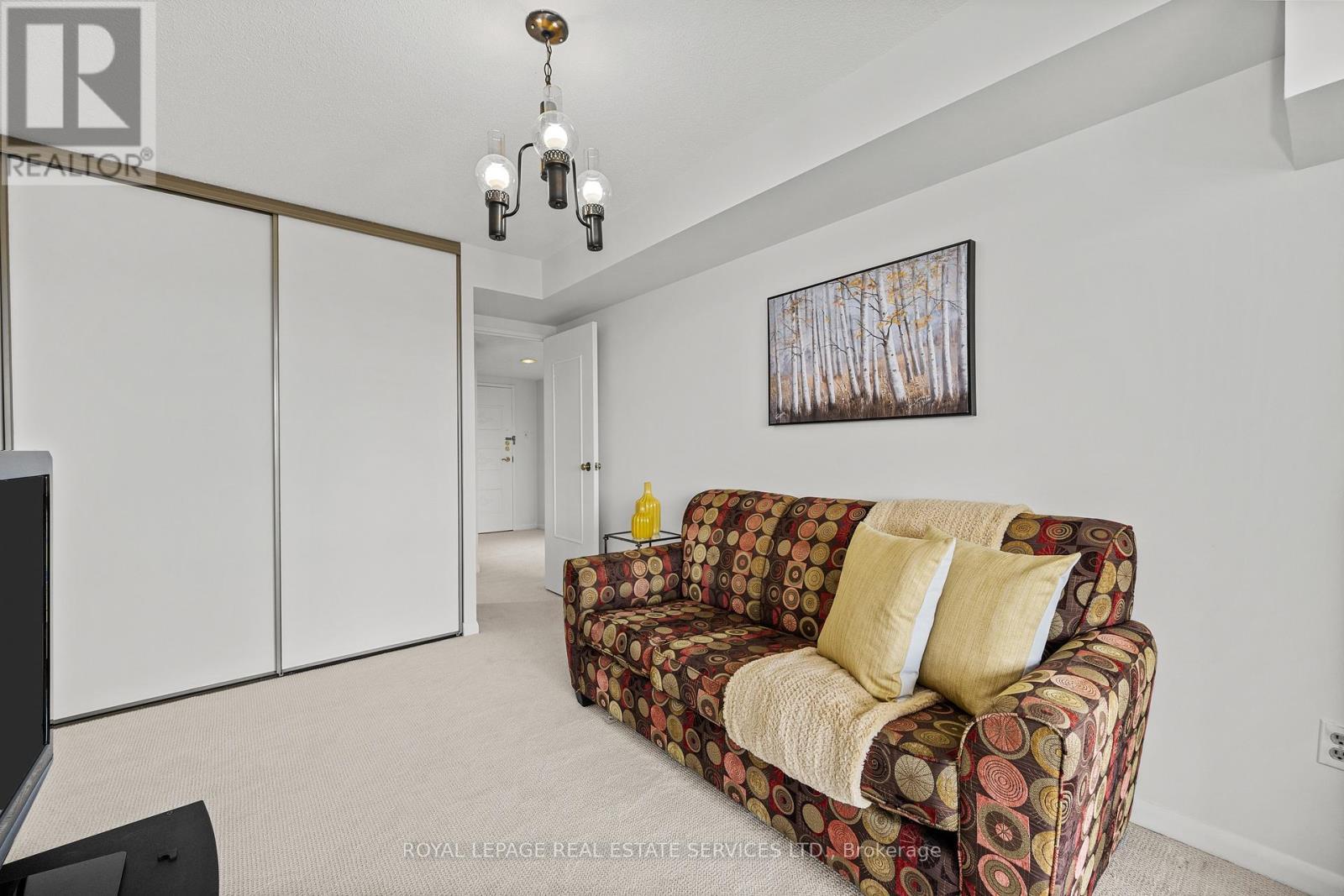 












1106 - 2185 MARINE DRIVE

,
Oakville,




Ontario
L6L5L6

