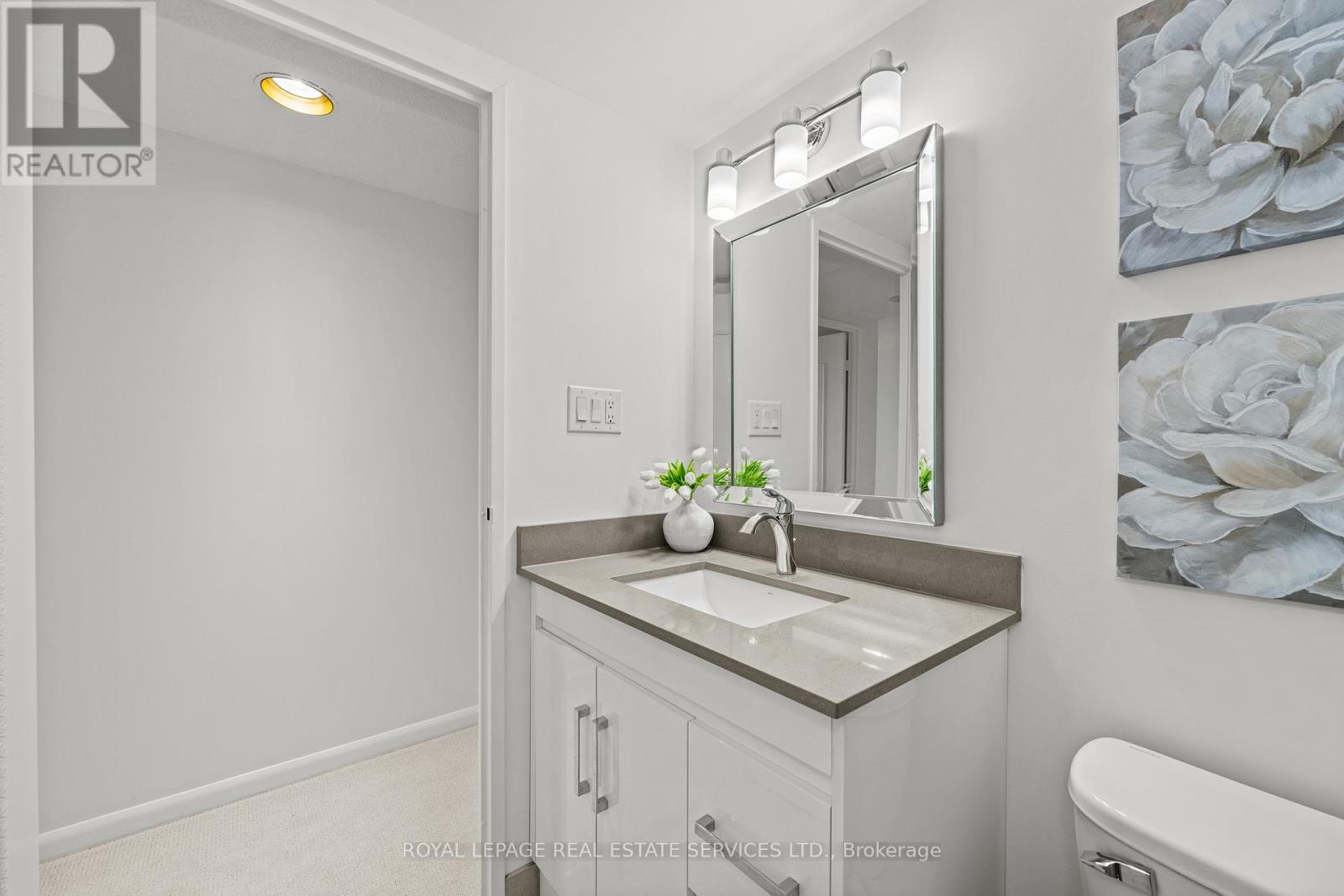 












1106 - 2185 MARINE DRIVE

,
Oakville,




Ontario
L6L5L6

