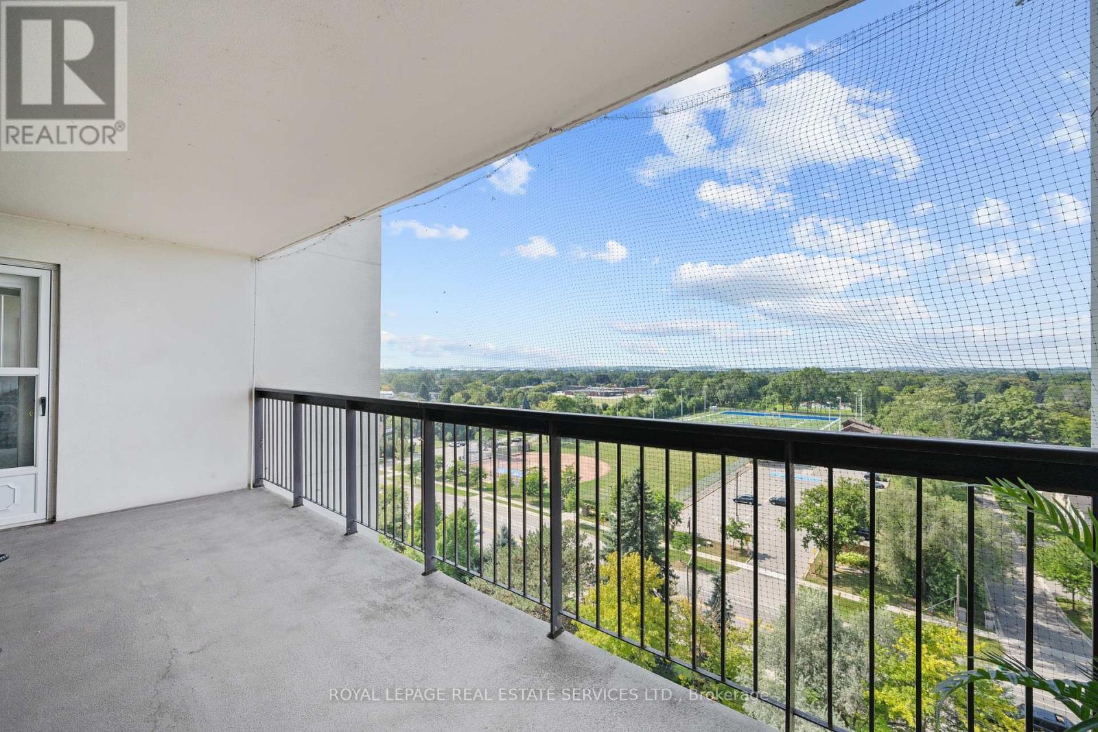 












1106 - 2185 MARINE DRIVE

,
Oakville,




Ontario
L6L5L6

