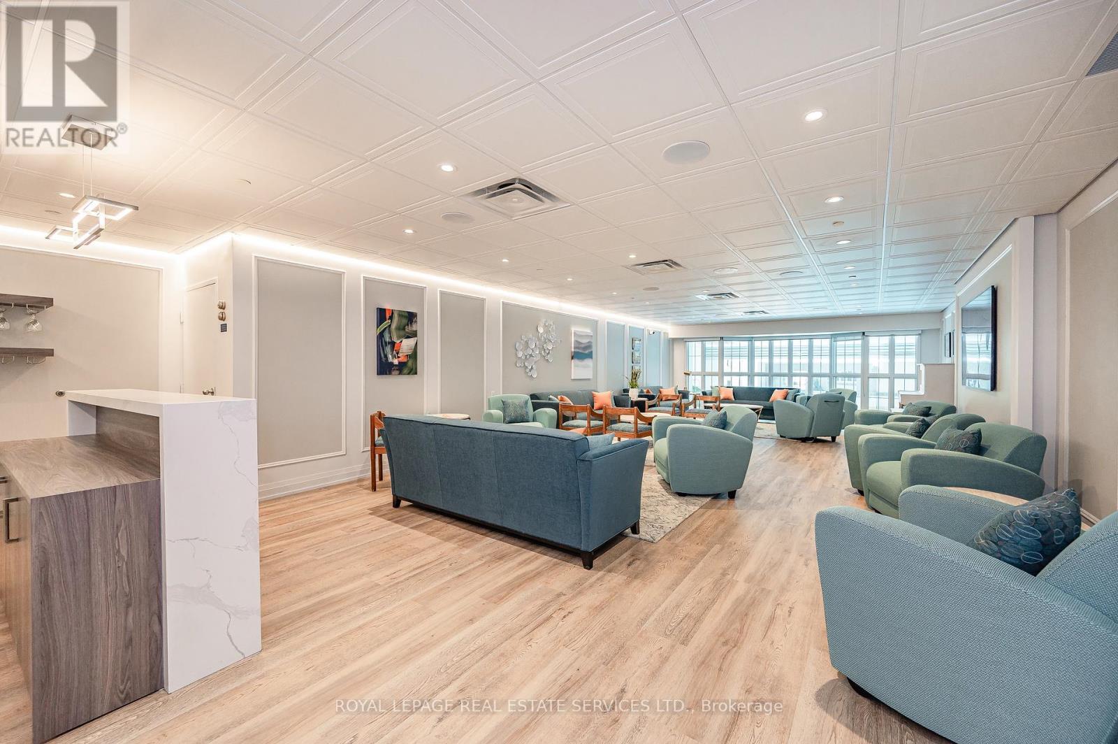 












1106 - 2185 MARINE DRIVE

,
Oakville,




Ontario
L6L5L6

