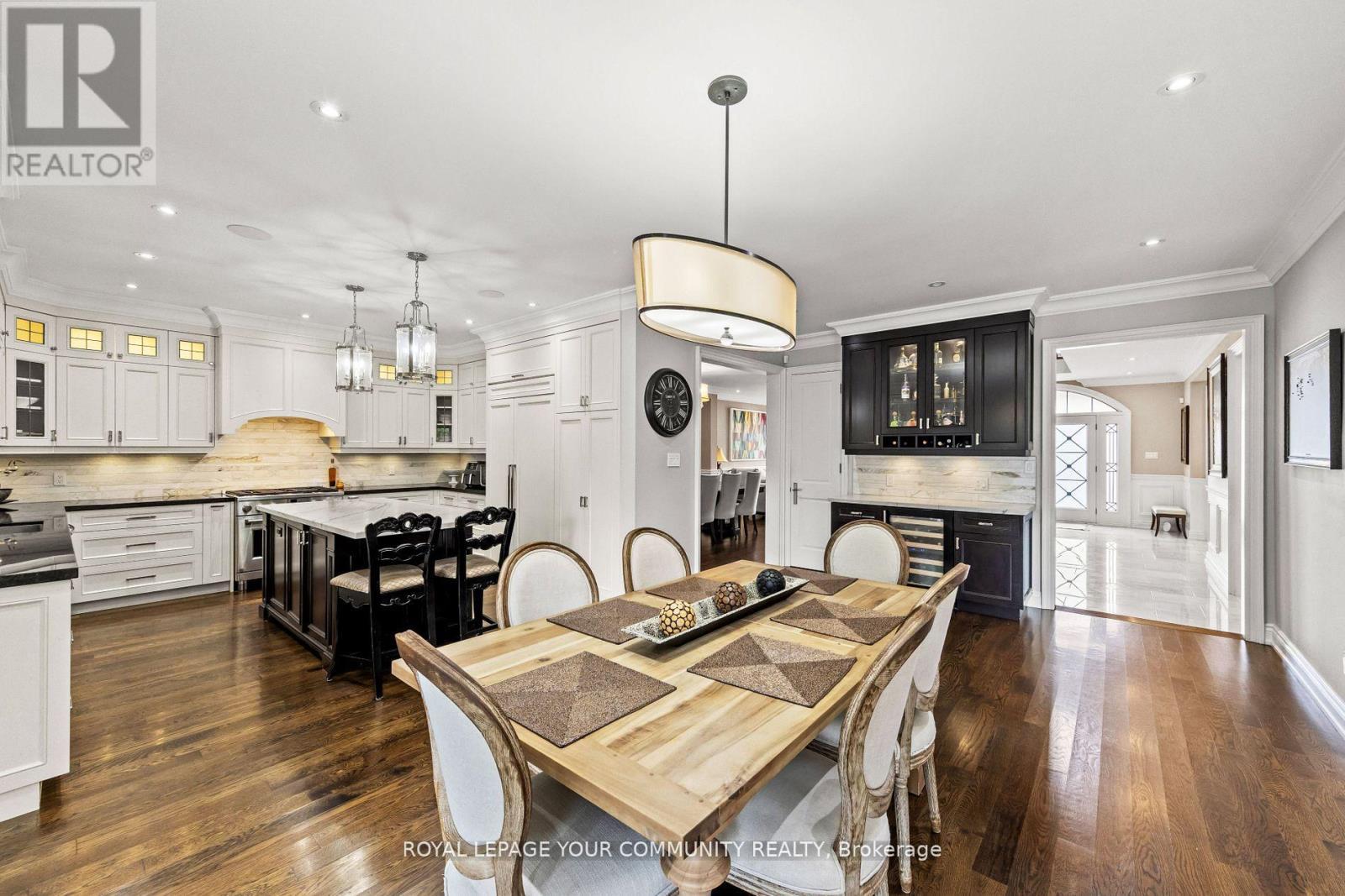 












6 MAGISTRALE COURT

,
Richmond Hill,




Ontario
L4C0H3

