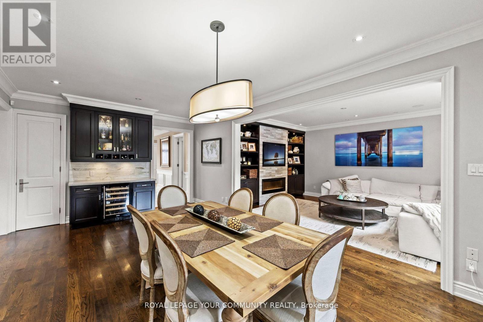 












6 MAGISTRALE COURT

,
Richmond Hill,




Ontario
L4C0H3

