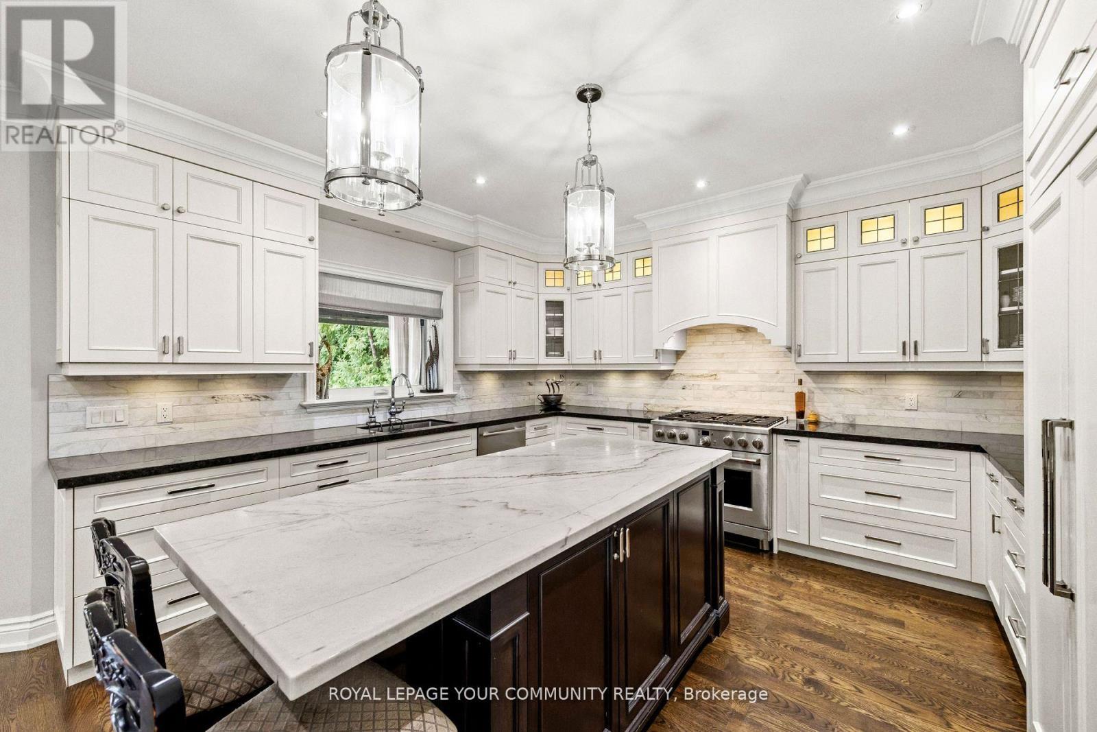 












6 MAGISTRALE COURT

,
Richmond Hill,




Ontario
L4C0H3

