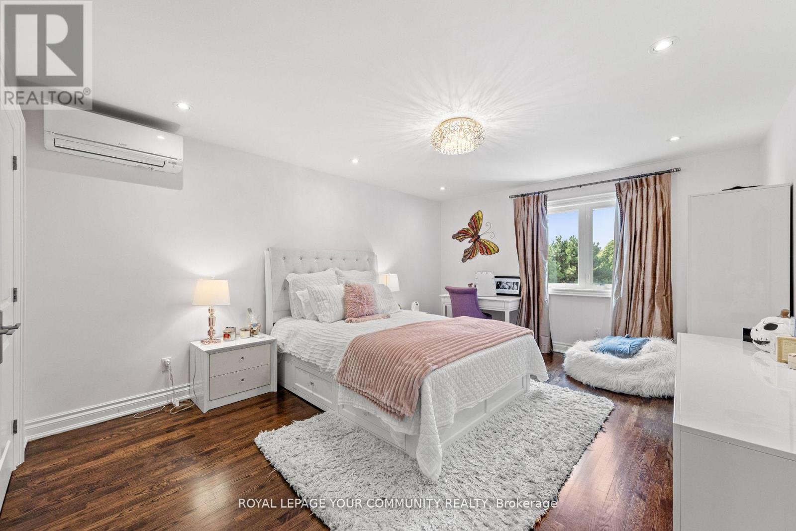 












6 MAGISTRALE COURT

,
Richmond Hill,




Ontario
L4C0H3

