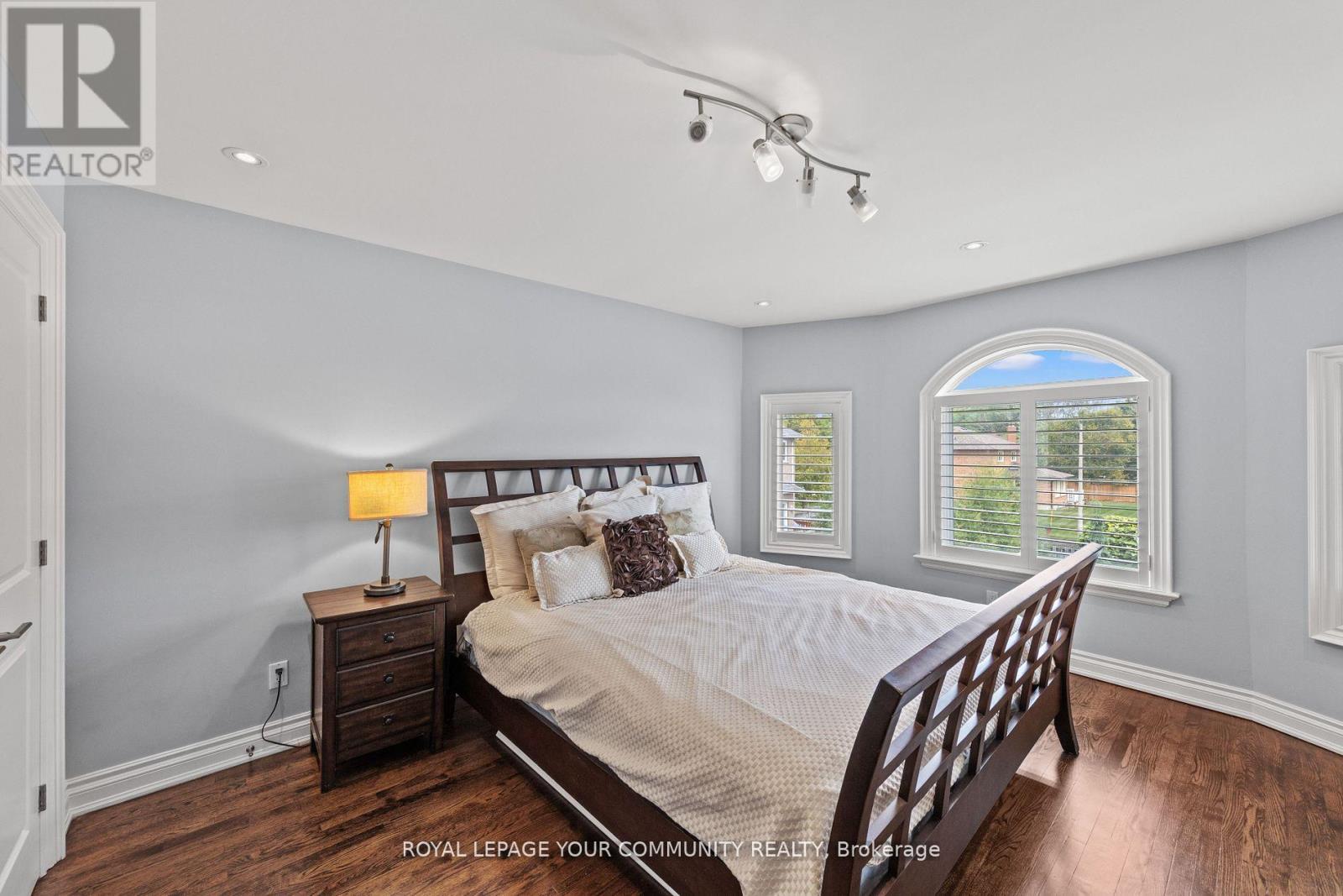 












6 MAGISTRALE COURT

,
Richmond Hill,




Ontario
L4C0H3

