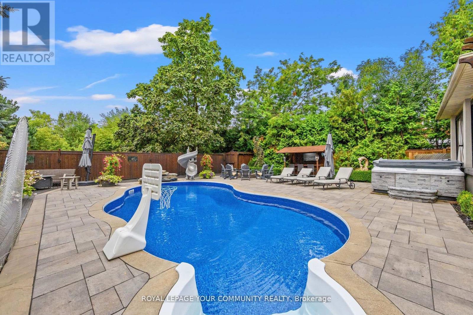 












6 MAGISTRALE COURT

,
Richmond Hill,




Ontario
L4C0H3

