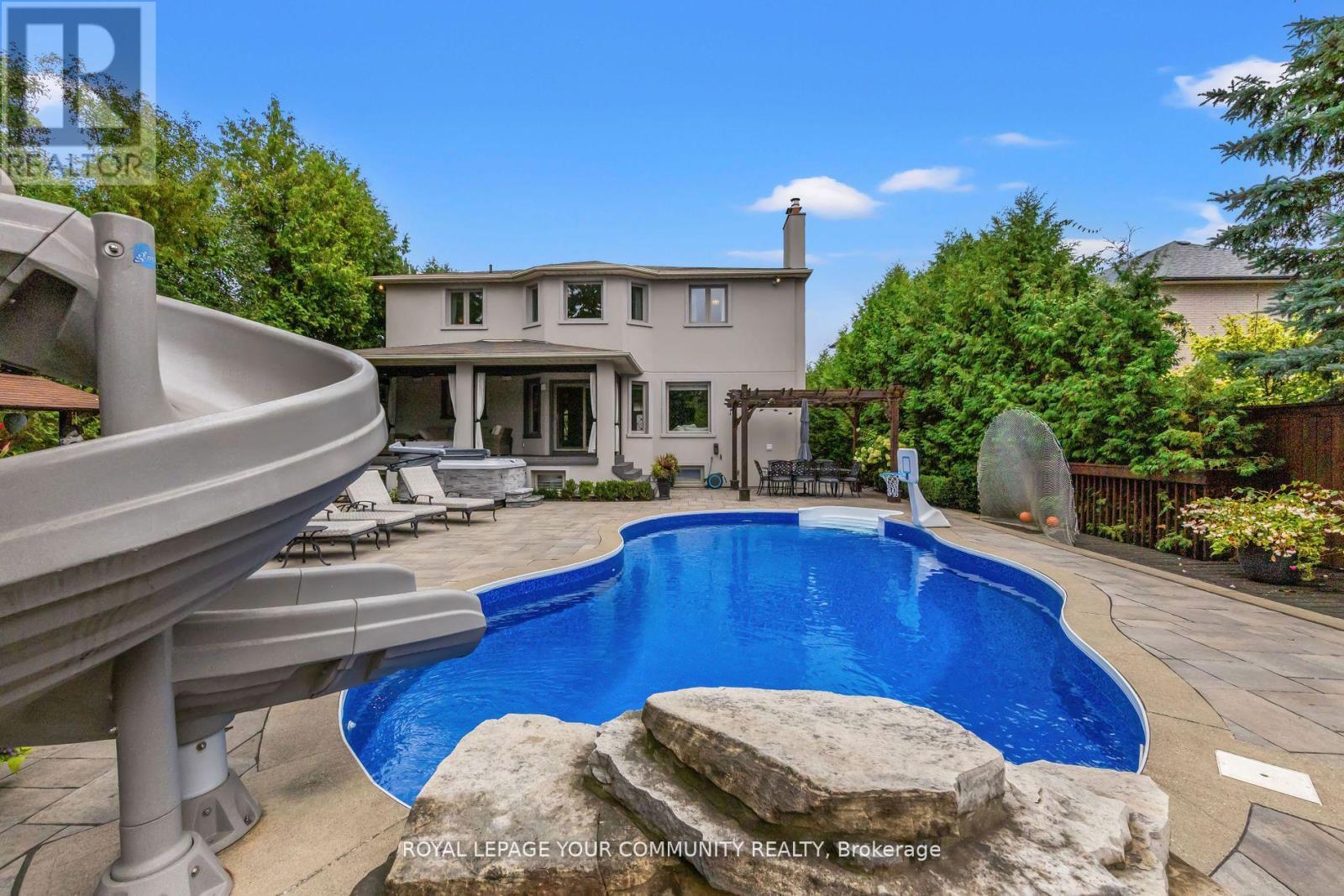 












6 MAGISTRALE COURT

,
Richmond Hill,




Ontario
L4C0H3

